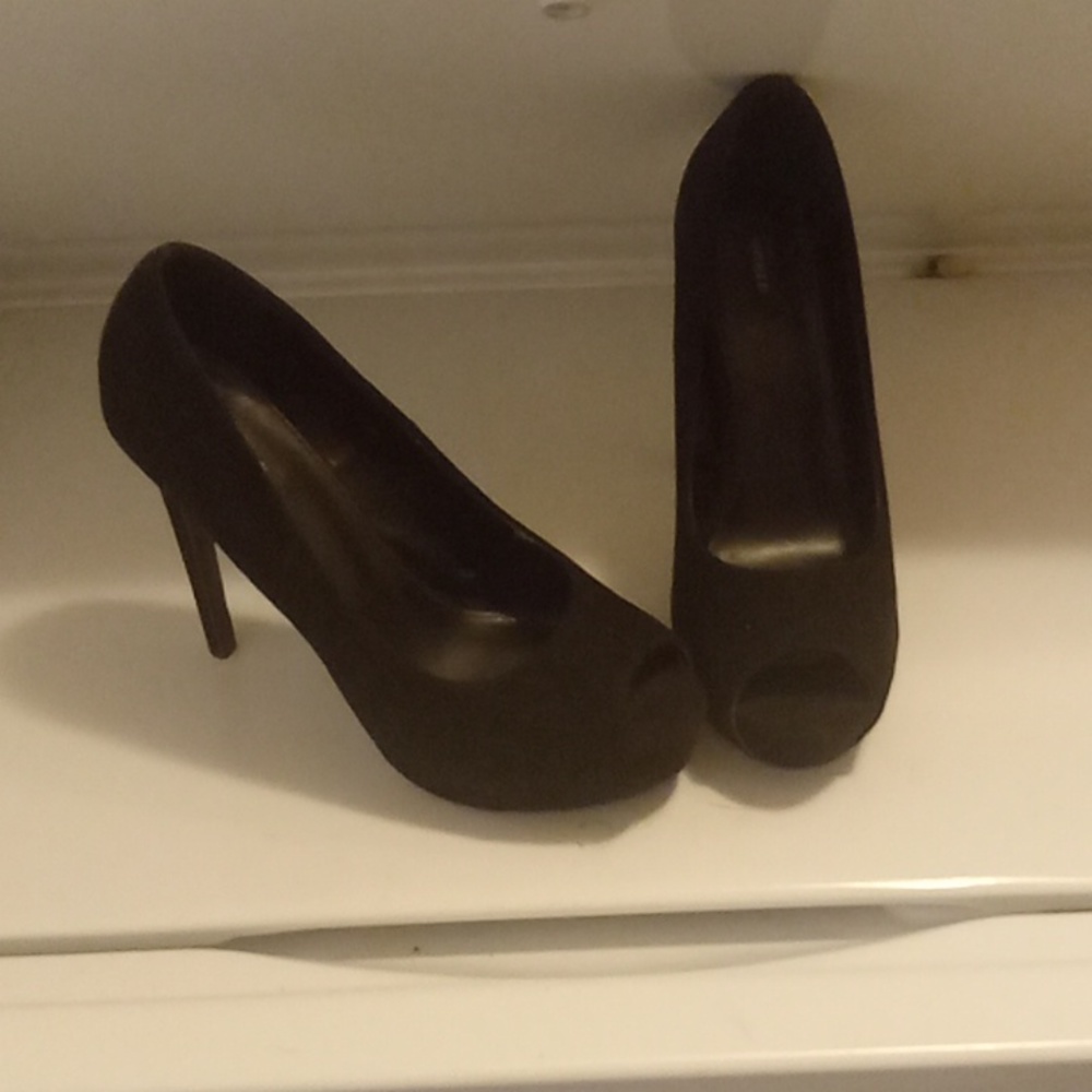 Forever twenty one black suade  peep toe pumps size 7